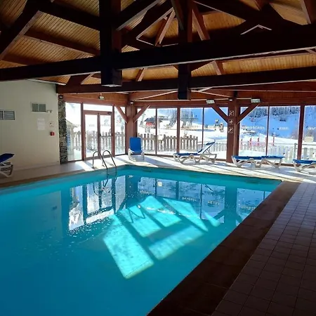 아파트 Au Pied Des Pistes